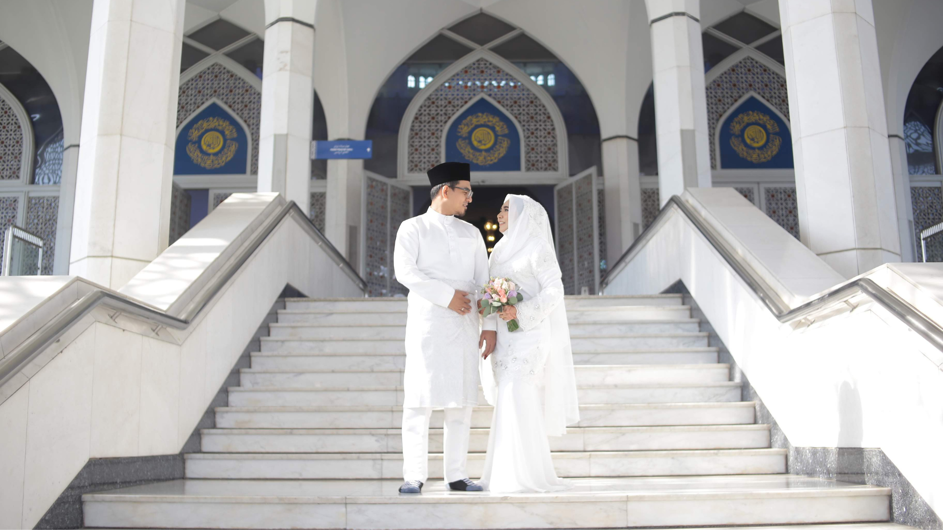 wedding tradition malay wedding tradition wedding malaysia wedding couple